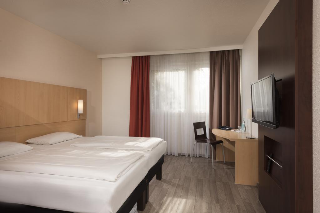 Отель Ibis Dortmund West Номер фото